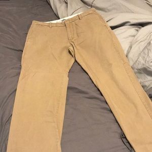 Old Navy men’s classic straight khakis